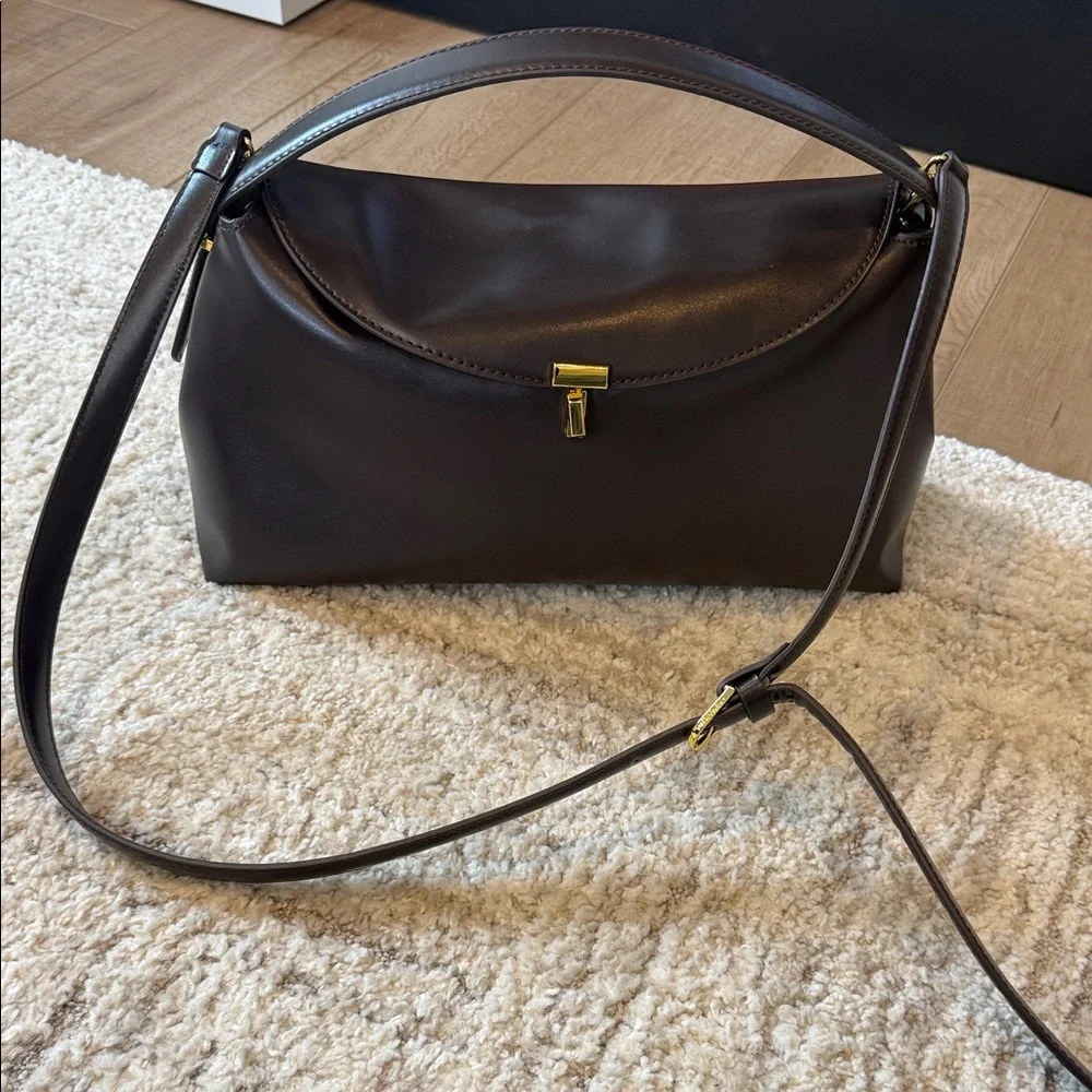 Elegant Brown Vegan Leather Handbag - Picture 2 of 3